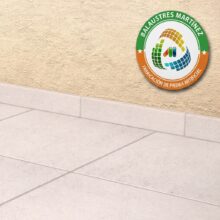 Zocalo Tessera modelo basic en color blanco de piedra artificial para revestimiento de fachadas y muros